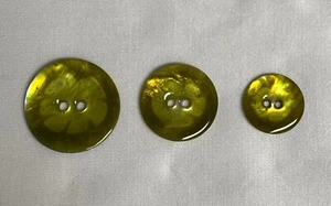 Italian Dyed Chartreuse Green Natural Shell MOP Pearl Button (3 Sizes to Choose) - Picture 1 of 9