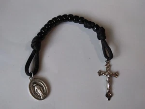 1 Ein Jahrzehnt Taschen Paracord Rosenkranz Schwarz Perlen Silber Wunder Medaille Kruzifix - Bild 1 von 1