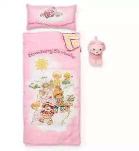 AMERICAN GIRL COURTNEY STRAWBERRY SHORTCAKE SLEEPING BAG SET NEW IN BOX SEALED - Picture 1 of 3
