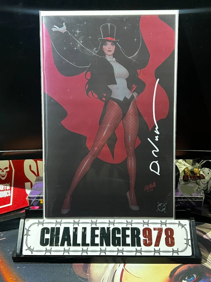 ZATANNA #2 David Nakayama FOIL SIGNED VIRGIN w/ COA - Image 1 of 1