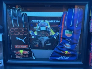 Max Verstappen Autographed Gloves (2017 & 2019) And Picture (2019) Display  - Picture 1 of 4