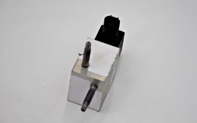 Mercedes-Benz W222 S-Class Shut-Off Valve Air Conditioning A2228305206 - Image 1 of 4