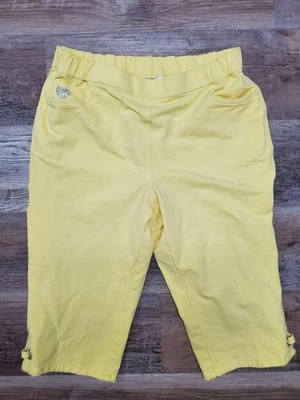 Dream Jeannes Quacker Factory Rhinestone Capri Women's Medium Yellow Heart Pants - Image 1 of 4