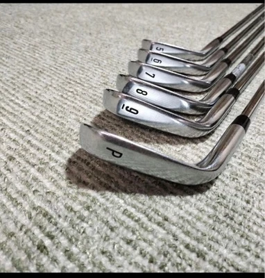 Callaway RAZR Irons #5-9,Pw(6Clubs)/Dynamic Gold/Flex:Regular/ Iron set - Image 1 of 4