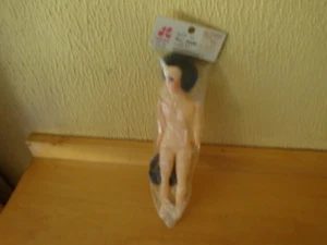 LeeWard Vintage Puppe mit Ständer, New Old Stock in ungeöffneter Verpackung 7 1/2" Puppe - Bild 1 von 8