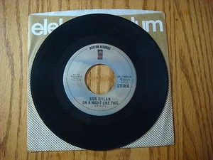 Vintage 45 RPM Bob Dylan On a Night Like This & You Angel You 1974 - Bild 1 von 2