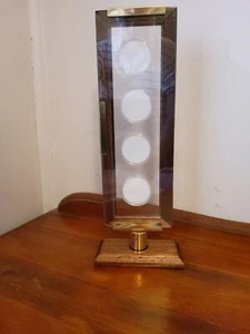 4 capsule Coin Display Stand - Picture 1 of 6