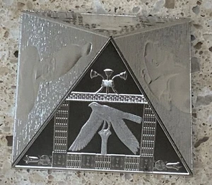 Niue 2014 The Great Pyramids, 3oz .999 Silver Coin - Picture 1 of 13