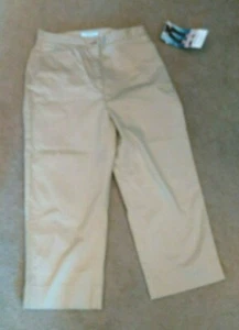 NWT Jones Sport Stretch Sateen Womans Khaki Beige Crop Capri Pants Size 8 $59 - Picture 1 of 5