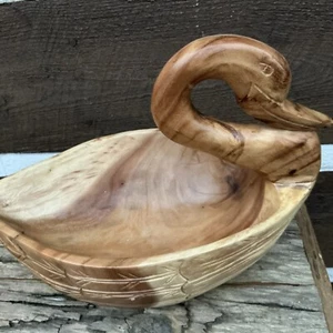 Cisne de madera tallada a mano artesanal sin firmar - Imagen 1 de 14