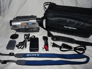 Sony CCD-TRV608 HI8 8mm Video8 camera Camcorder VCR Player Video Transfer - Picture 1 of 5