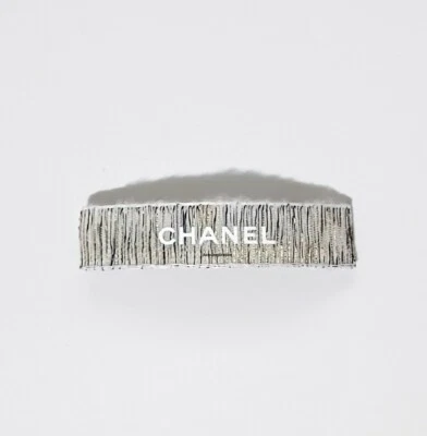 Подлинный Chanel Рождество белый и золотой металлический блестящий лента подарок - Изображение 1 из 3