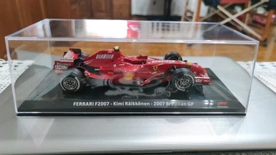 Ferrari F2007  Kimi Raikkonen scala 1:24 con teca espositiva - Immagine 1 di 4