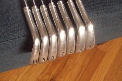Callaway Apex CB 24 Forged irons 4-10 Dynamic Gold mid 115 S300 +1/2". - Image 1 of 4