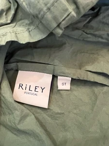 RILEY HOME Portugal 100% Baumwolle Standard Kissenbezug ein Paar 20x26 in gedecktem Grün - Bild 1 von 9