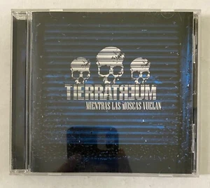TIERRAMUERTA - MIENTRAS LAS MOSCAS VUELAN - 2010 MEXICAN CD ALBUM, NU-METAL - Imagen 1 de 3