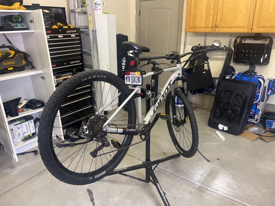 Giant Talon - Image 1 of 1