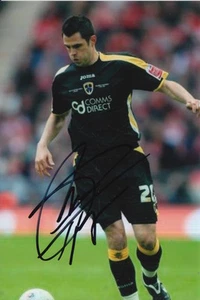 FOTO 6X4 FIRMADA A MANO POR CARDIFF CITY DE STEVEN THOMPSON. - Imagen 1 de 1