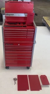 Snap-on Tools Diecast Mini Coin Bank KR637 KR657B 1/8 Scale Red Tool Box - Imagen 1 de 8