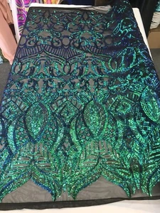 GREEN ROYALTY IRISIERENDE PAILLETTEN AUF 4-WEGE-STRETCH NUDE NETZ - YARD VERKAUFT. - Bild 1 von 8