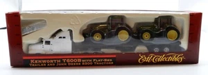 Ertl 1997 Kenworth T600B mit Pritschenanhänger & John Deere Traktoren 1:87 Die Cast - Bild 1 von 7