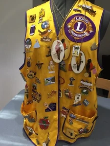 VEST Lions Club International USA CUBA ELIZABETH NEW JERSEY 65 PINS 3 MEDALS - Bild 1 von 12