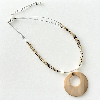 "Colgante SHELL 2"" con cuentas de ágata blanca y cuentas de semillas de vidrio de 16"" con extensor" Foto 1 de 4