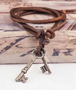 N277 Surfer Rock Keys Colgante Dije Cuerdas de Cuero Collar Largo Gargantilla Hombres Nuevo - Imagen 1 de 2