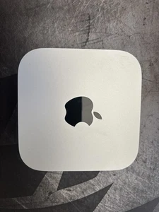 Apple 2024 Mac mini Desktop M4 Processor 16GB RAM 256GB SSD Silver - Photo 1/4
