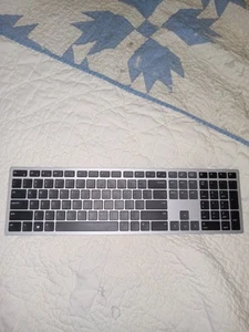 Dell Keyboard For Parts - Picture 1 of 3