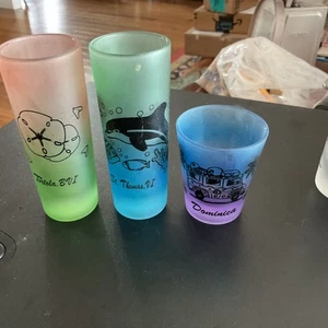 3 Gläser St. Thomas, Tortola, Dominica 2 oz Shots groß und 1 Unze mattiert - Bild 1 von 4