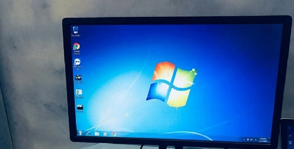 Dell Professional P2412HB 24" Full HD VGA, DVI , Monitor Grade A (no stand) - Image 1 of 1