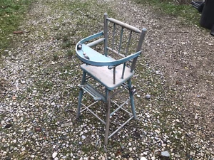 Ancienne petite chaise haute de poupée en bois belle patine bleue jouet ancien - Picture 1 of 9