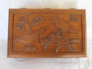 Handgeschnitzte Holz Schmuckschatulle mit Liebesvögeln & Eichenlaub Schmuckschatz - Bild 1 von 11