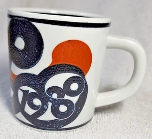 Vintage 1980 Royal Copenhagen Fajance 3" Jahrestasse Anne Marie Trolle Dänemark neuwertig - Bild 1 von 9