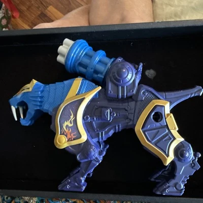 Power Rangers Action Figure Sabretooth Canon Turns Mouth Opens. 4008 - Image 1 of 4