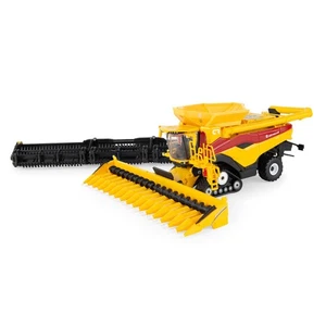 Retro Chase ERTL 1/64 New Holland CR11 Tracked Combine 2025 Farm Show 61022 - Picture 1 of 2