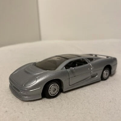 Maisto Shell Jaguar XJ220 Argenté 1/40 Métal Voiture Miniature  - Photo 1/4