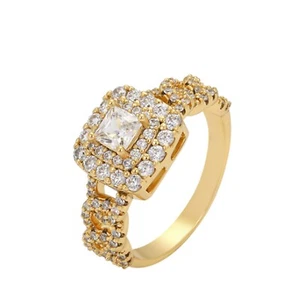 Anillo cuadrado helado cristales transparentes chapado en oro de 14K. Joyería Mujer Oro Laminado - Imagen 1 de 5