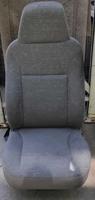 Assento dianteiro Chevrolet Colorado destro 2006-2012 tecido cinza 60/40 REG cabine MT 1048 A - Imagem 1 de 4