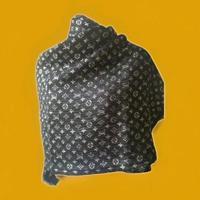 LOUIS VUITTON Monograma Brillante Negro Dorado Brillo Seda Bufanda Chal Envoltura Estola 185 Foto 1 de 4