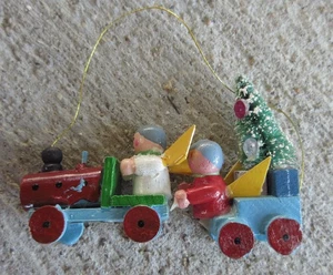 Antiguo tren ángel madera Taiwán árbol de Navidad y regalos adorno 3 1/4" - Imagen 1 de 5
