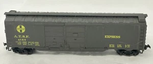 Athearn #4157 50' DD Boxcar (AT&SF) Santa Fe Express con acopladores NMRA, EXCELENTE estado - Imagen 1 de 5