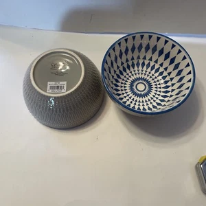 Signature Housewares Blue Medallion Bowls- Design Set of 2 . New With Tags - Picture 1 of 9