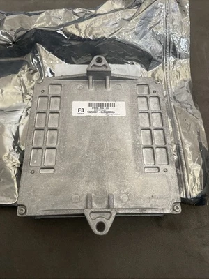2004 Honda Accord J30 3.0L V6 6-Speed Manual ECU (Rare)(Used) - Image 1 of 4