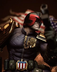 Stampa 3D 16K Ventola Made CA3D - Scultura Judge Dredd scala 1/6 - Foto 1 di 6
