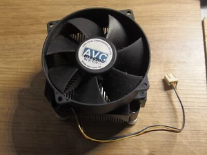 CPU Kühler, Lüfter. Gebraucht/neu. Nie eingesetzt nur geprüft. Gut funktioniert. - Bild 1 von 5
