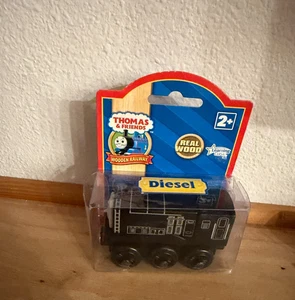 Diesel - Thomas und seine Freunde Holzeisenbahn ausgemusterter Motor Mad Face 2011 LC99013  - Bild 1 von 3