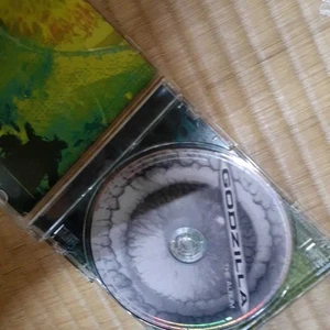 Godzilla The Album Green Day L'Arc En Ciel Foo Fighters Rage Against Machine - Picture 1 of 2