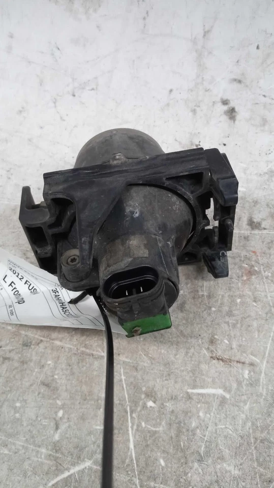 Conjunto de luz antiniebla blanca izquierda Ford Fusion 2012 OEM 6E5Z15200A 7H6Z15200AA Foto 1 de 3